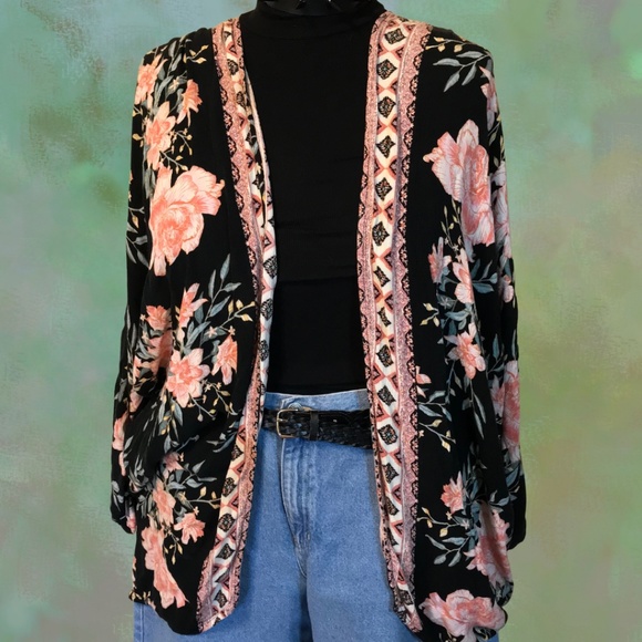 Billabong Sweaters - Billabong Boho Floral Oversized Shawl Cardigan with Sleeves | M/L
